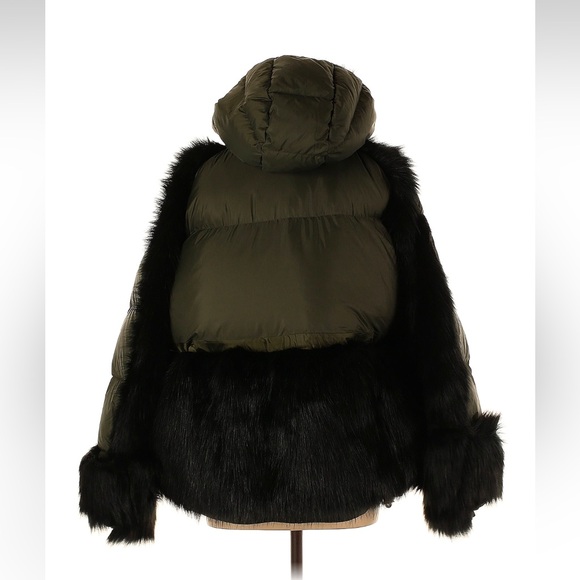 NWT Sacai X NIKE Jacket. Size Medium. - Picture 2 of 3